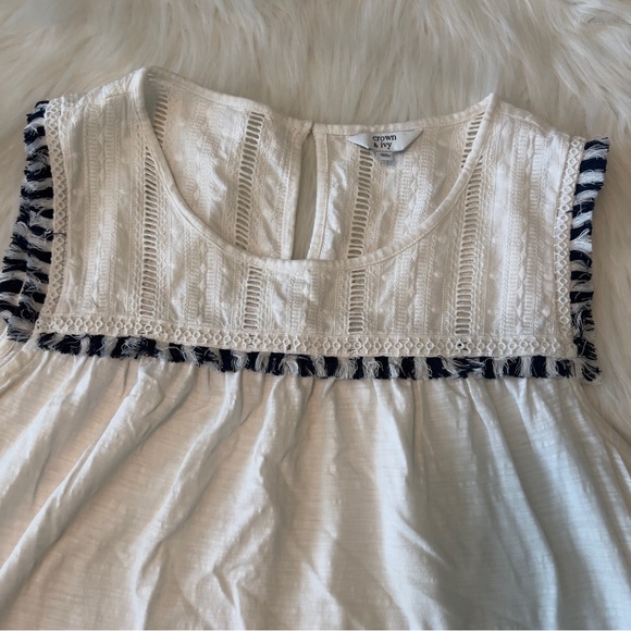 CROWN & IVY White Eyelet Swingy Top XL - Picture 3 of 7